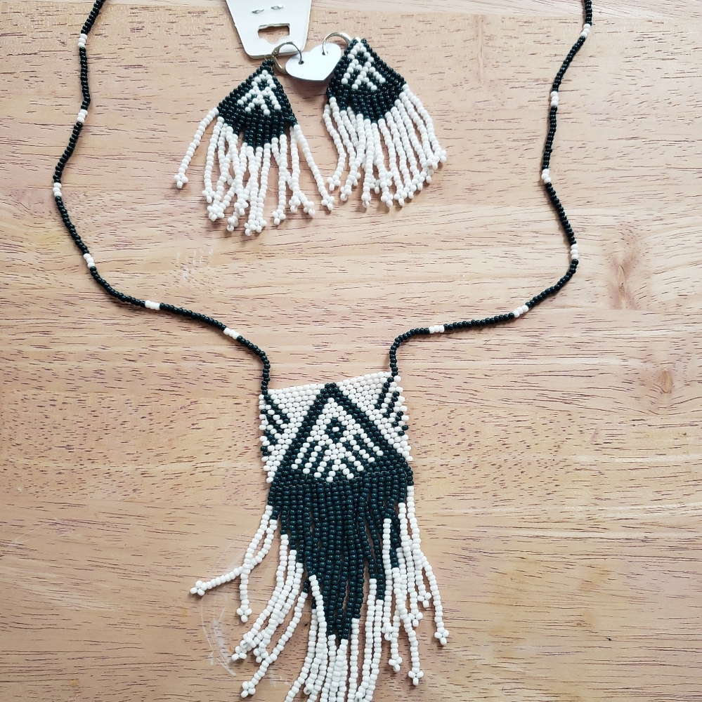 Black and White Beaded Necklace and Earring Set